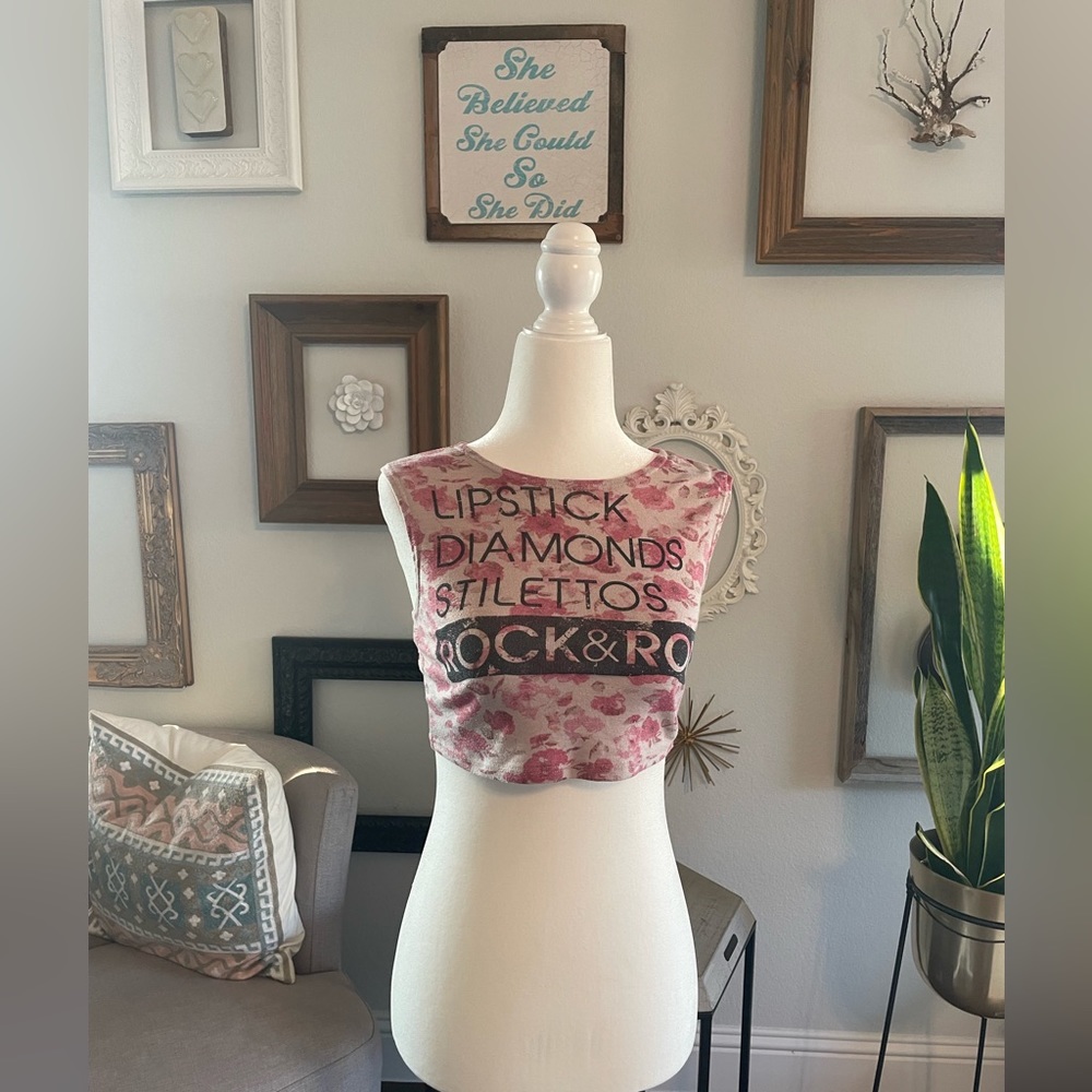 Rock & Roll crop top 🖤🎵🤟🏼